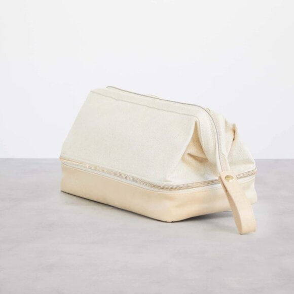 BEIS Handbags - BEIS the Dopp Kit in Beige